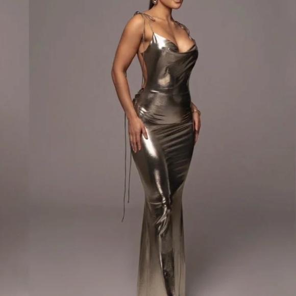 Heart of Gold maxi backless dress, size US M - Picture 1 of 3